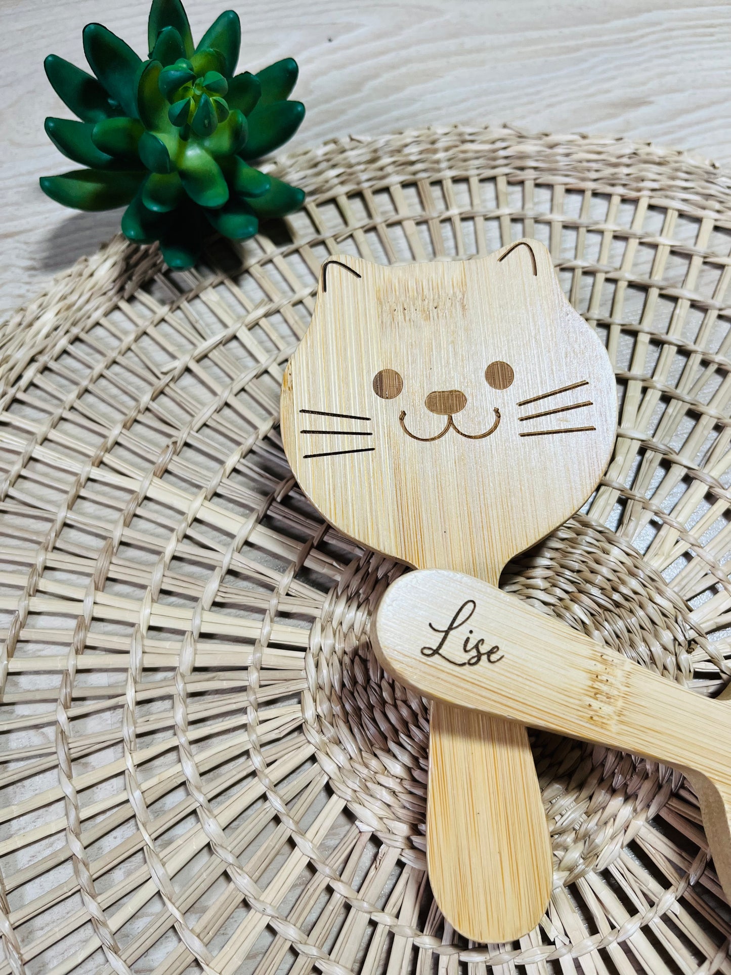 Petite brosse chat