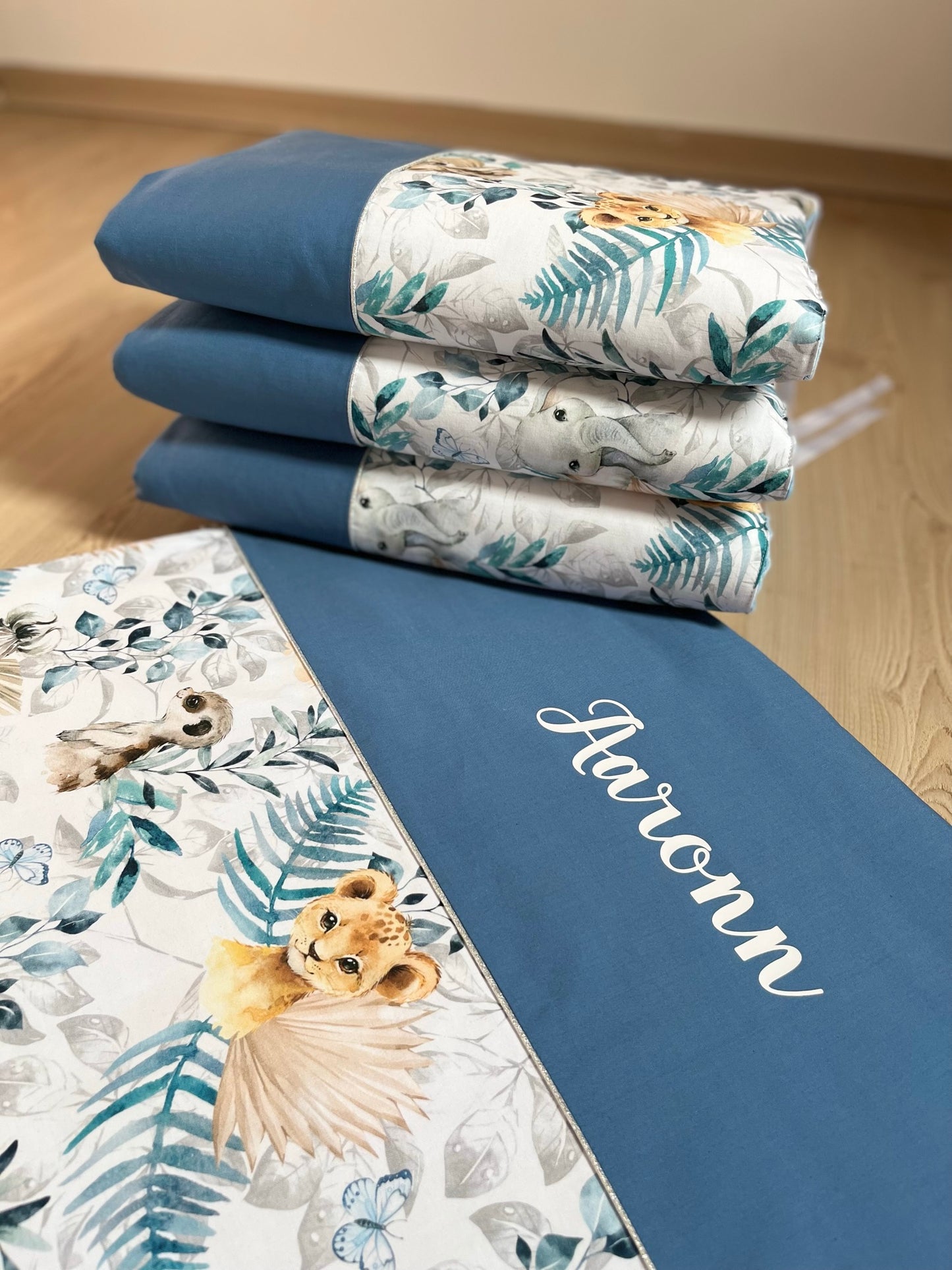 Couverture avec bande de tissu uni